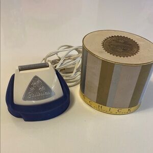 chic Electric Shaver with Blue and White Design